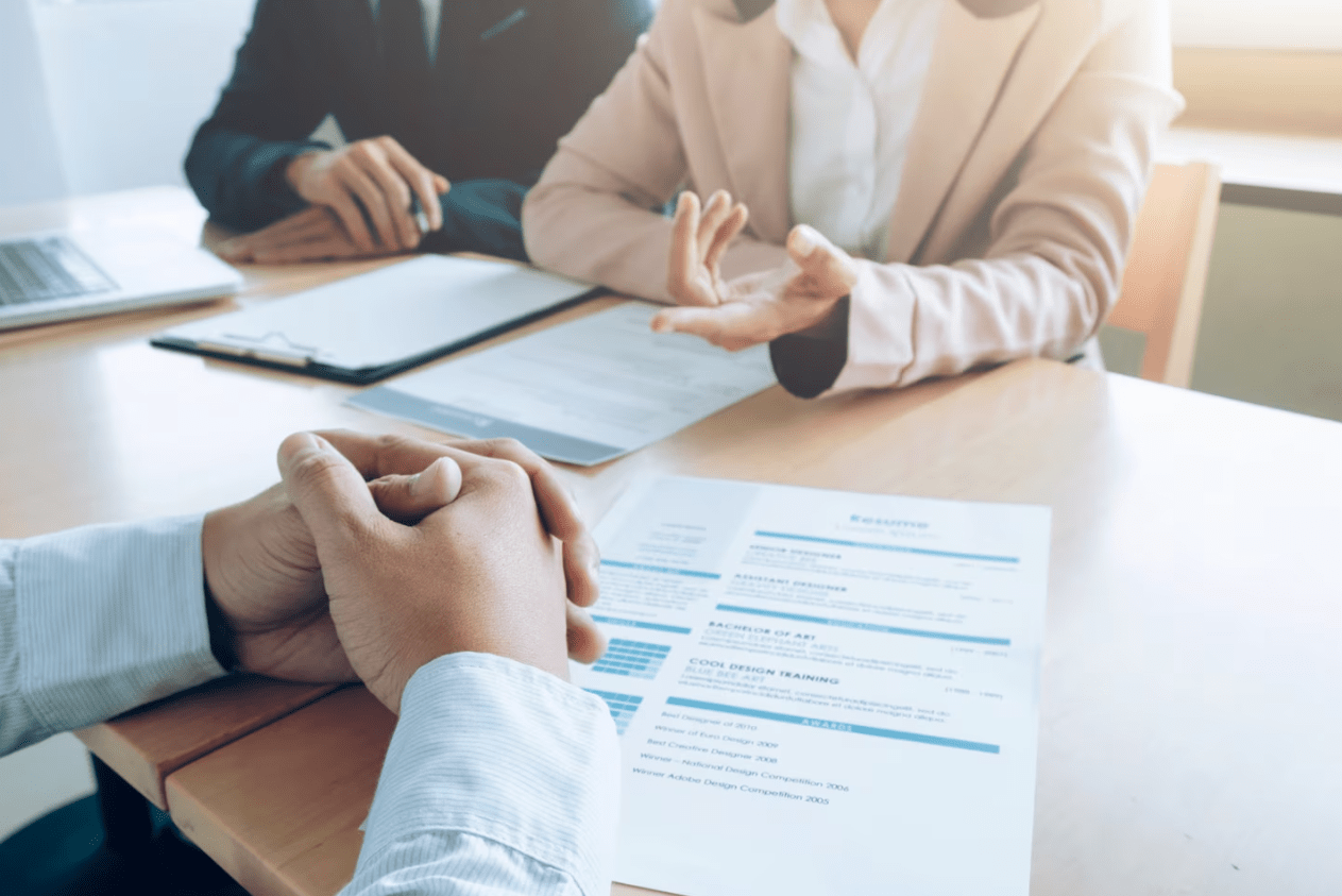 Blindamos cada contratación durante el primer mes